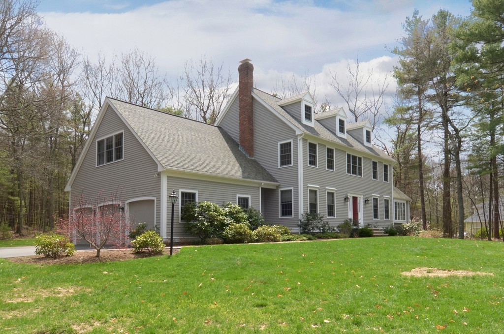 11 Elizabeth Road Hopkinton, MA 01748 - Photo 1 of 30 Gallery Image 1