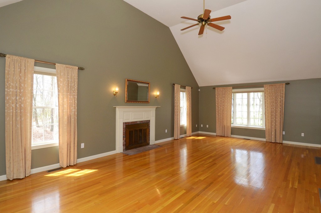 11 Elizabeth Road Hopkinton, MA 01748 - Photo 13 of 30 Gallery Image 13