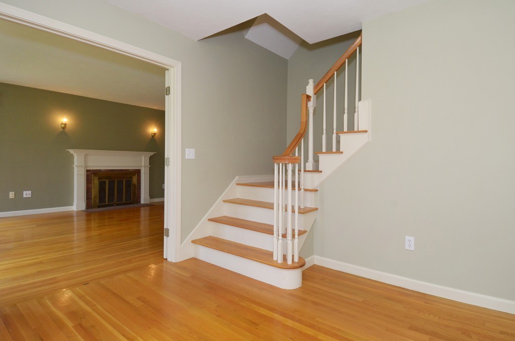 11 Elizabeth Road Hopkinton, MA 01748 - Photo 14 of 30 Gallery Image 14