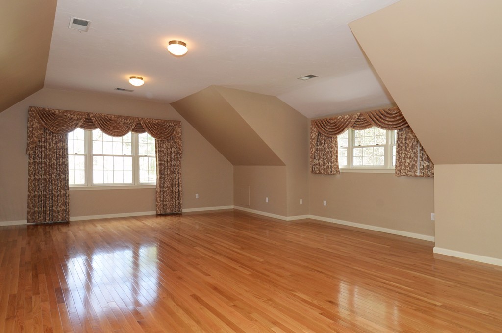 11 Elizabeth Road Hopkinton, MA 01748 - Photo 15 of 30 Gallery Image 15