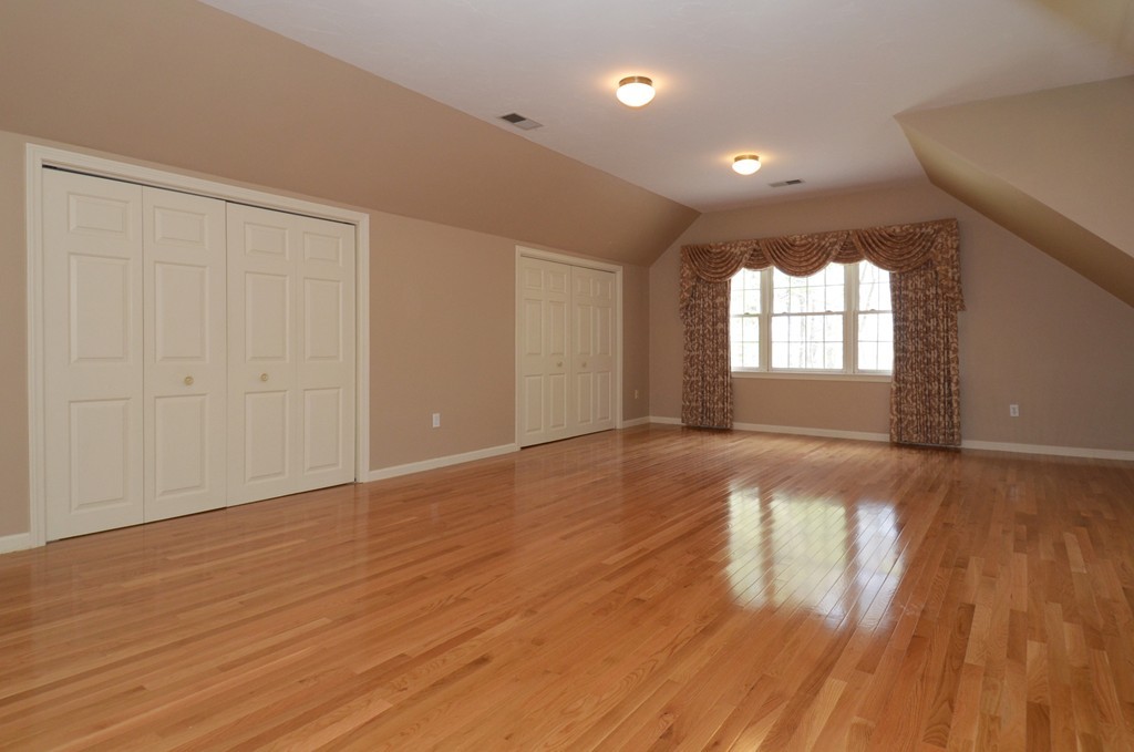 11 Elizabeth Road Hopkinton, MA 01748 - Photo 16 of 30 Gallery Image 16