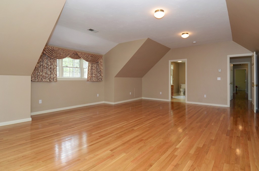11 Elizabeth Road Hopkinton, MA 01748 - Photo 17 of 30 Gallery Image 17