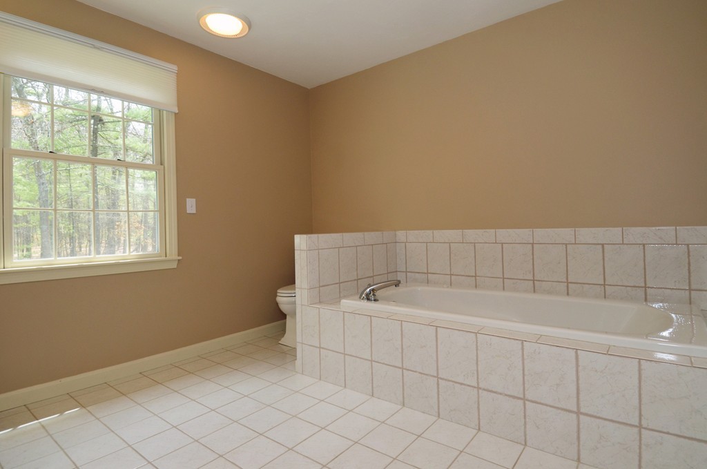 11 Elizabeth Road Hopkinton, MA 01748 - Photo 18 of 30 Gallery Image 18