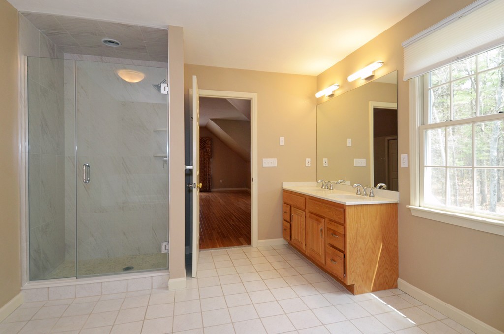 11 Elizabeth Road Hopkinton, MA 01748 - Photo 19 of 30 Gallery Image 19