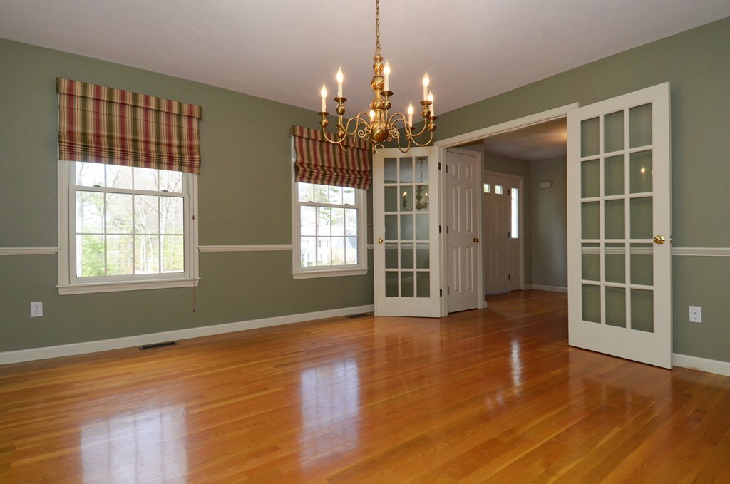 11 Elizabeth Road Hopkinton, MA 01748 - Photo 5 of 30 Gallery Image 5