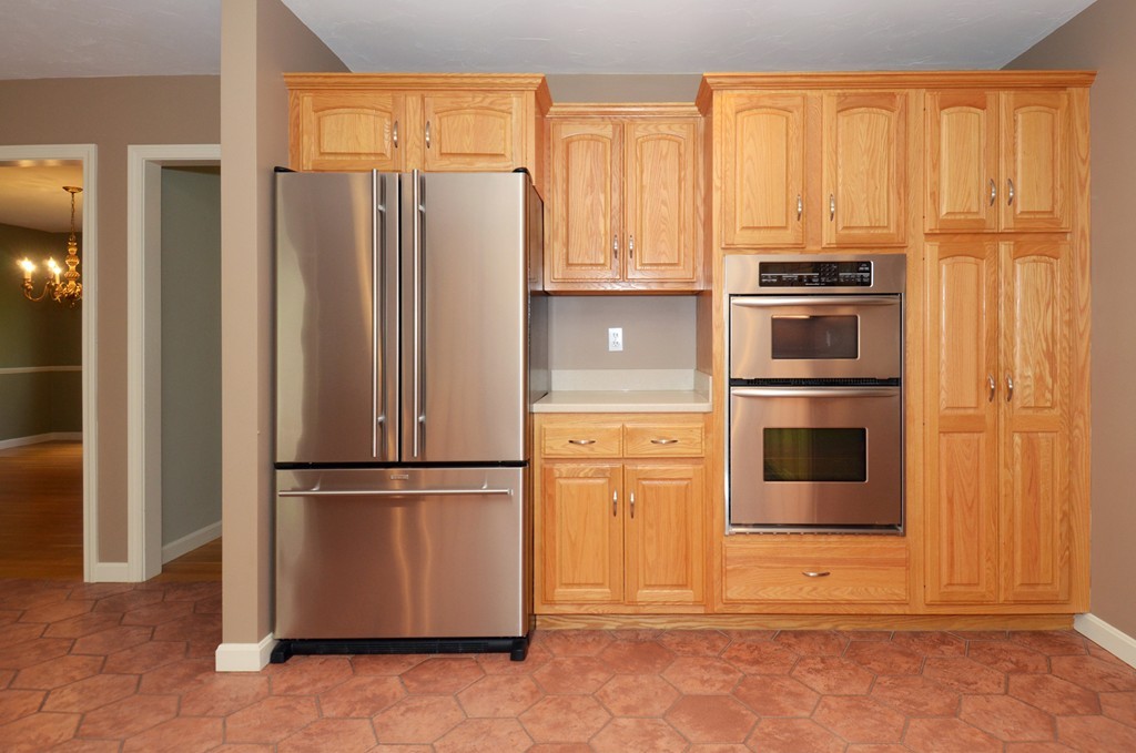11 Elizabeth Road Hopkinton, MA 01748 - Photo 8 of 30 Gallery Image 8