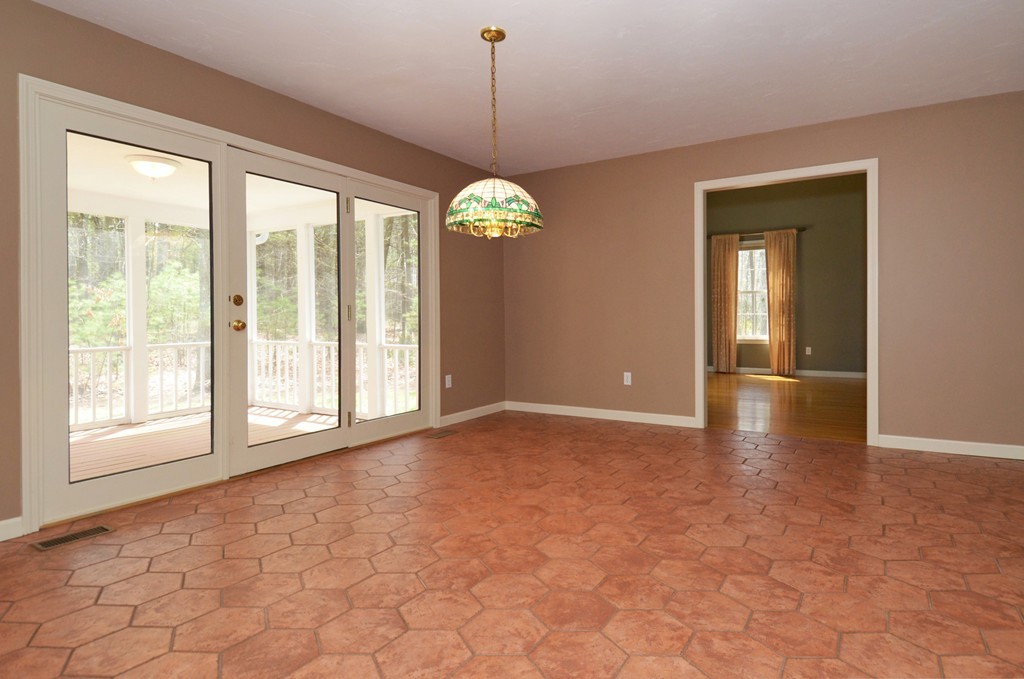 11 Elizabeth Road Hopkinton, MA 01748 - Photo 10 of 30 Gallery Image 10