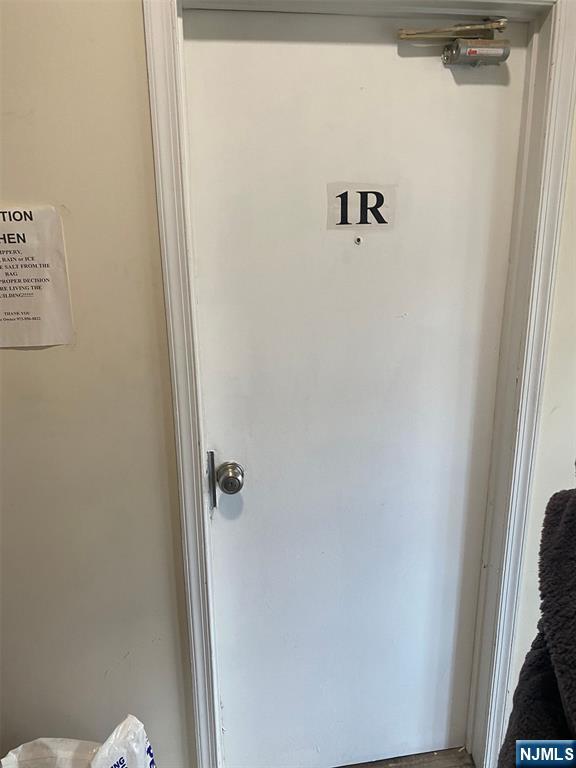 29 High Street, Unit 1R West Orange, NJ 07052 - Photo 5 of 19 a bathroom with a shower