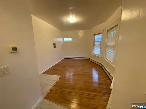 $1,500 | 29 High Street, Unit 1R, West Orange, NJ 07052
