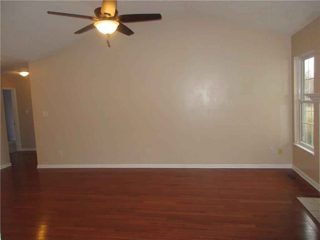 6047 Brandermill Ridge Columbus, IN 47203 - Photo 3 of 25 Gallery Image 3