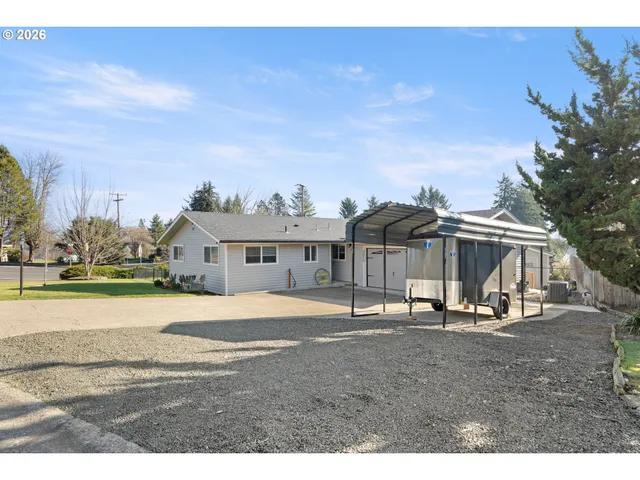 $450,000 | 2025 Northwest Delridge Avenue, Roseburg, OR 97471