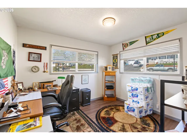 $450,000 | 2025 Northwest Delridge Avenue, Roseburg, OR 97471