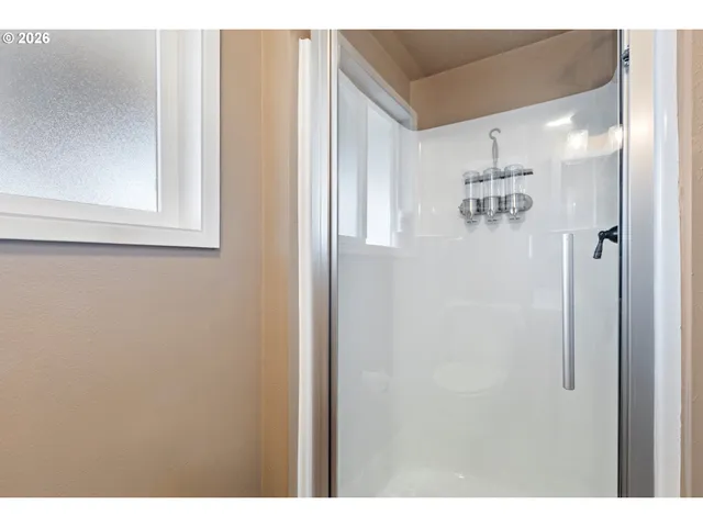 $450,000 | 2025 Northwest Delridge Avenue, Roseburg, OR 97471