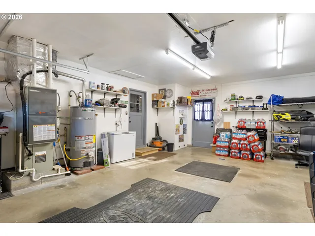 $450,000 | 2025 Northwest Delridge Avenue, Roseburg, OR 97471