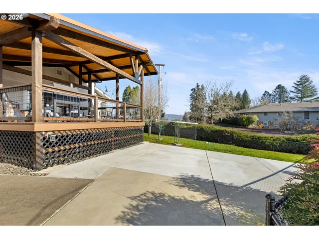 $450,000 | 2025 Northwest Delridge Avenue, Roseburg, OR 97471