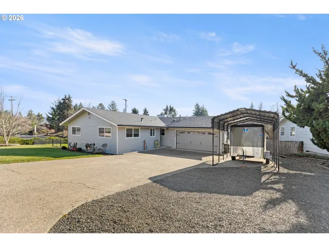 $450,000 | 2025 Northwest Delridge Avenue, Roseburg, OR 97471