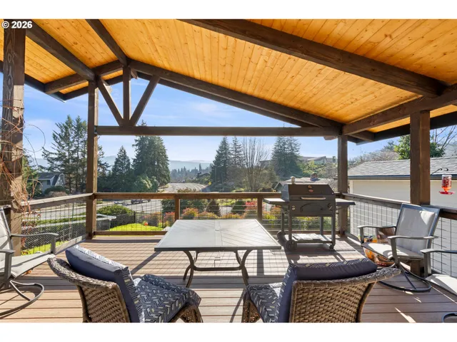 $450,000 | 2025 Northwest Delridge Avenue, Roseburg, OR 97471