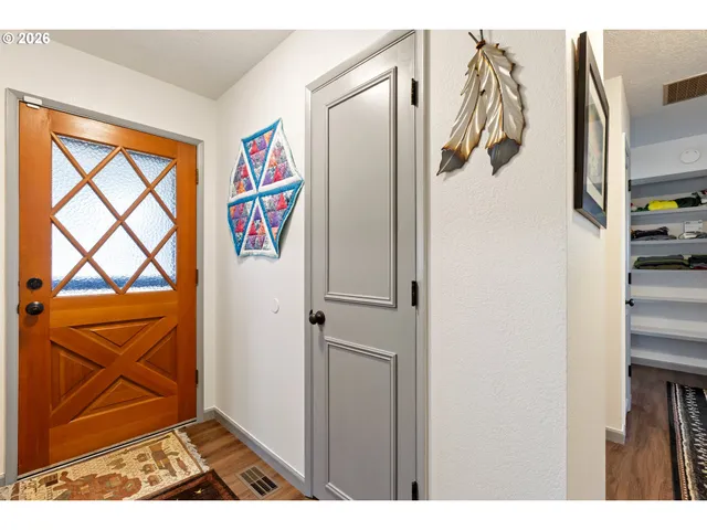 $450,000 | 2025 Northwest Delridge Avenue, Roseburg, OR 97471