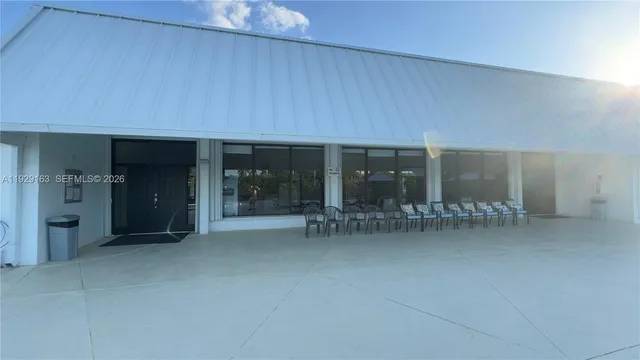 $2,050 | 3401 North Country Club Drive, Unit 207, Aventura, FL 33180