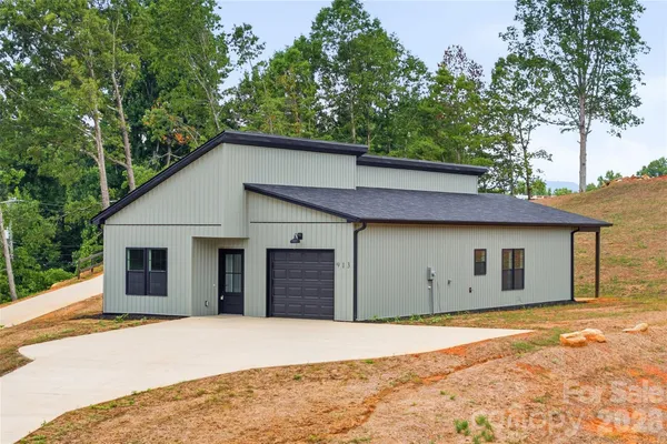 $305,000 | 913 Overlook Drive Southwest, Lenoir, NC 28645