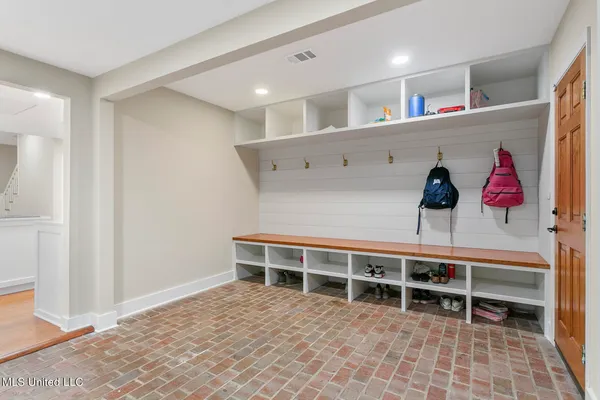 $565,000 | 4408 Deer Creek Drive, Jackson, MS 39211