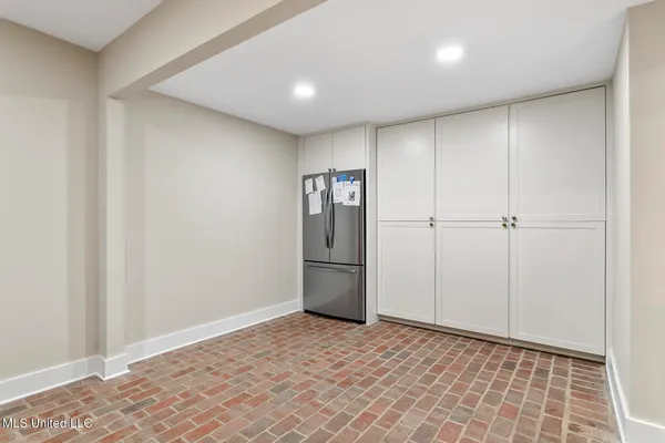$565,000 | 4408 Deer Creek Drive, Jackson, MS 39211