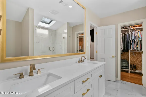 $565,000 | 4408 Deer Creek Drive, Jackson, MS 39211