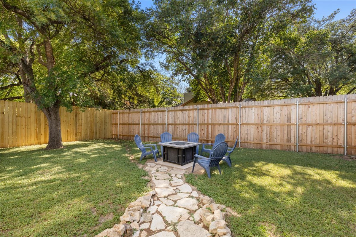 9820 Briar Ridge Drive Austin, TX 78748 - Photo 10 of 10 Gallery Image 10