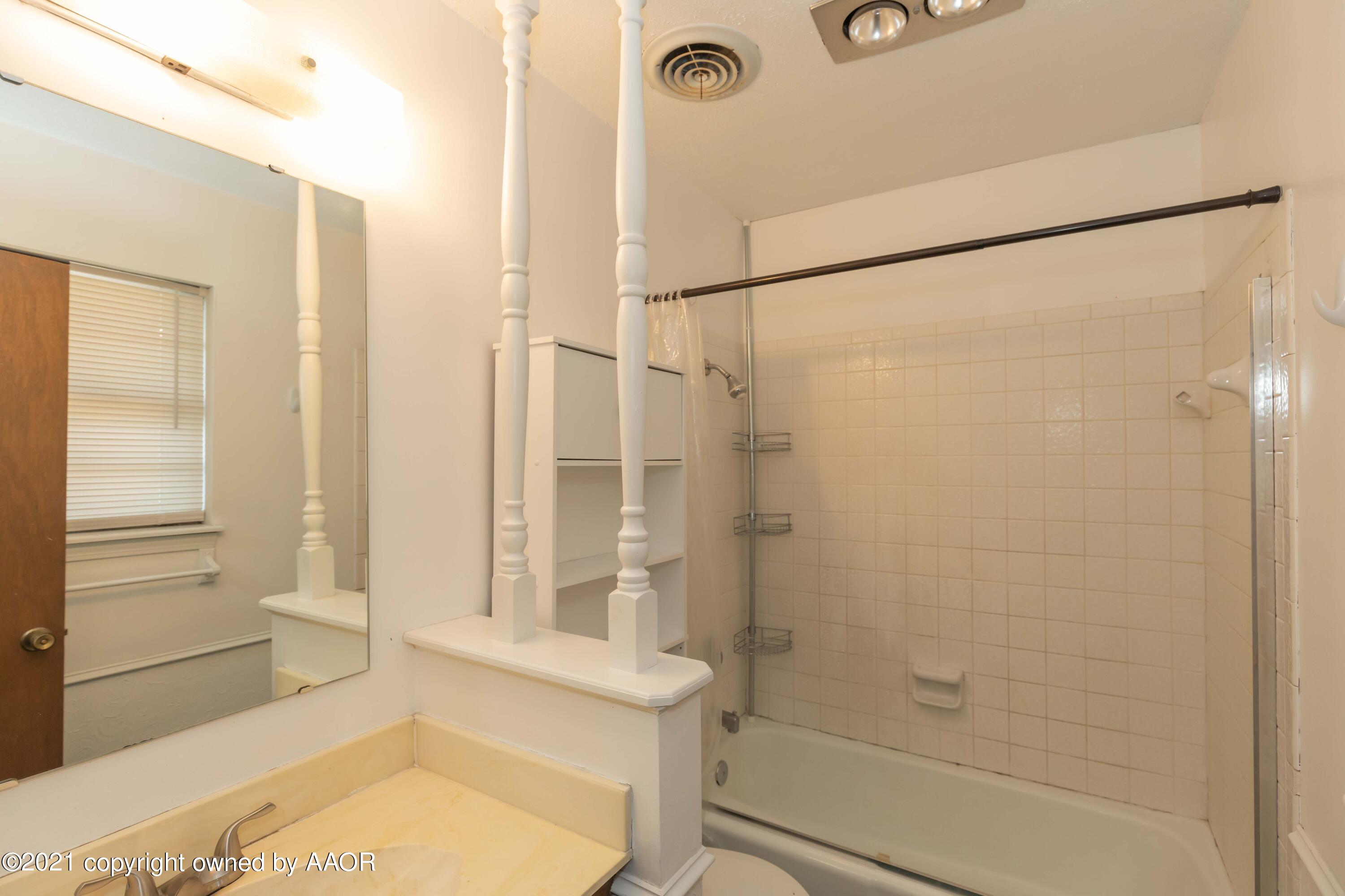 5018 Hillside Road Amarillo, TX 79109 - Photo 20 of 37 MASTER BATH VIEW 1