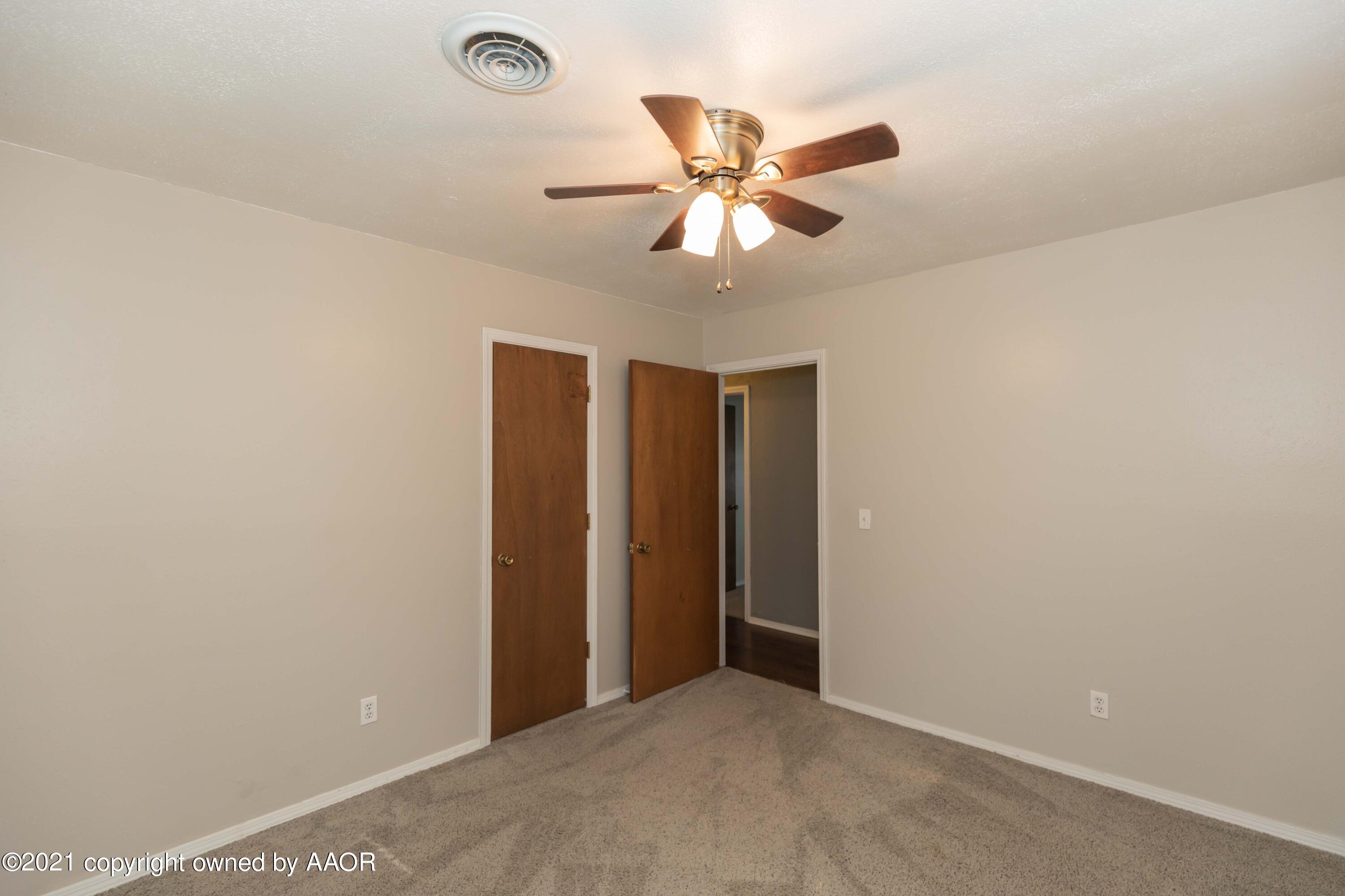 5018 Hillside Road Amarillo, TX 79109 - Photo 23 of 37 BEDROOM 2 VIEW 2