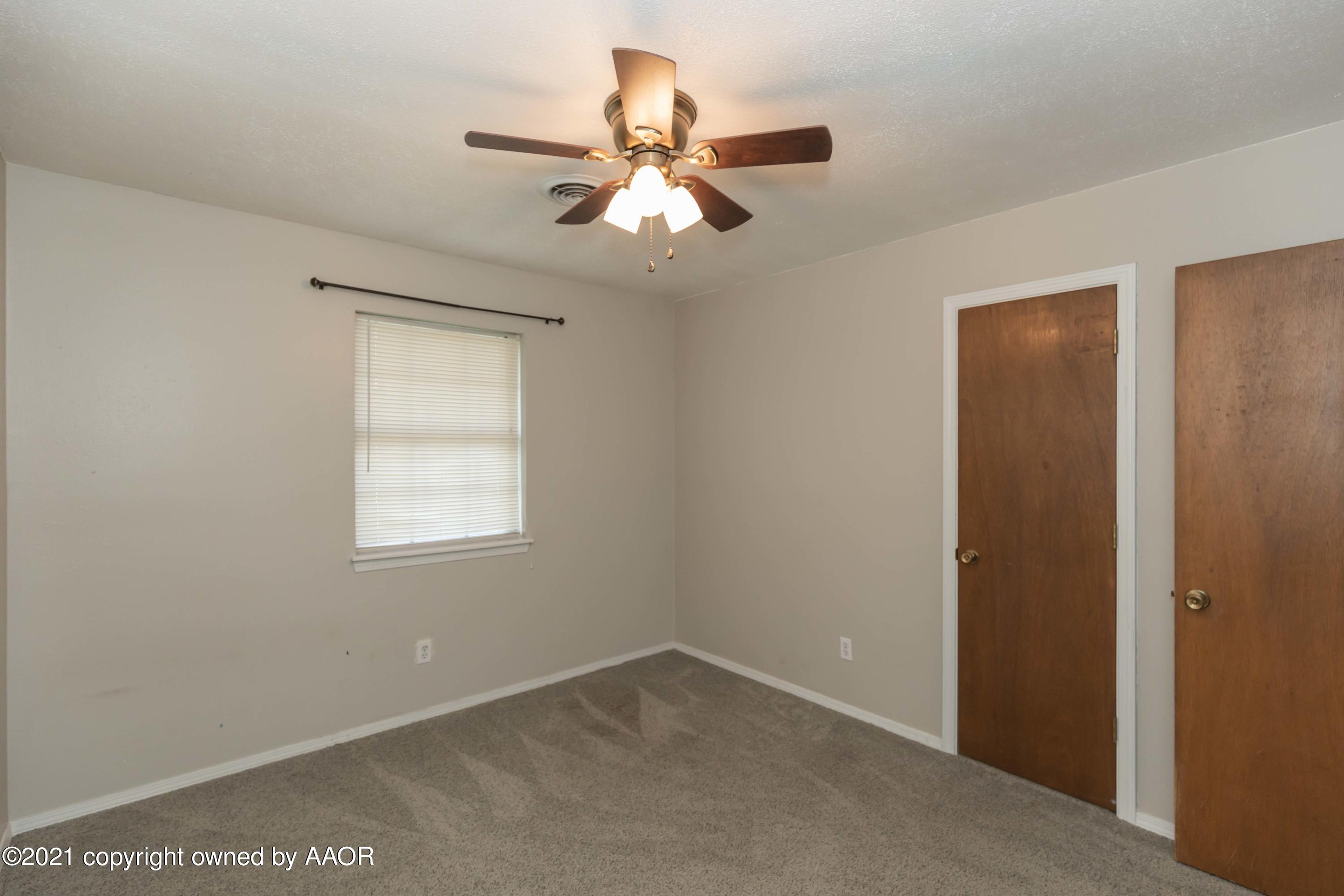 5018 Hillside Road Amarillo, TX 79109 - Photo 25 of 37 BEDROOM 2 VIEW 4
