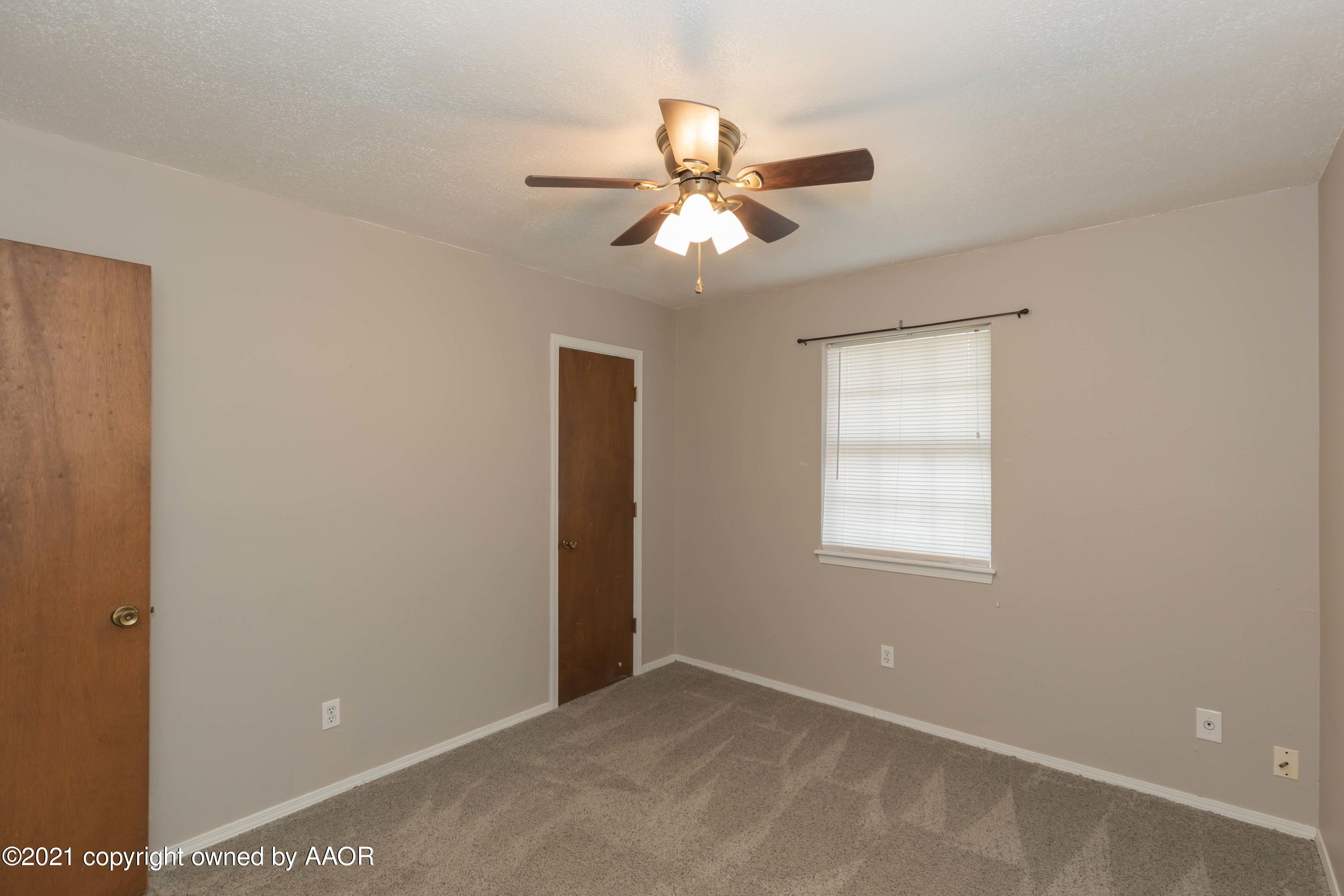 5018 Hillside Road Amarillo, TX 79109 - Photo 29 of 37 BEDROOM 3 VIEW 2