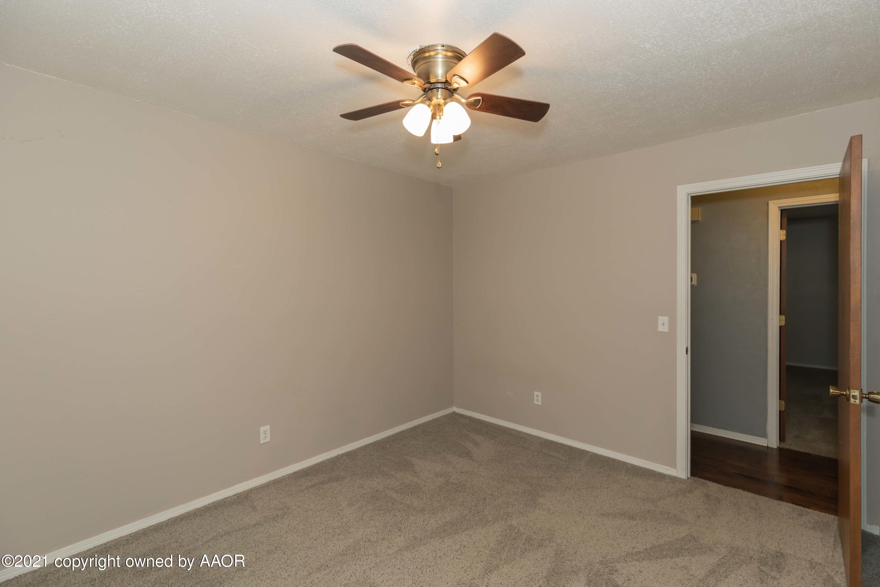 5018 Hillside Road Amarillo, TX 79109 - Photo 31 of 37 BEDROOM 3 VIEW 4