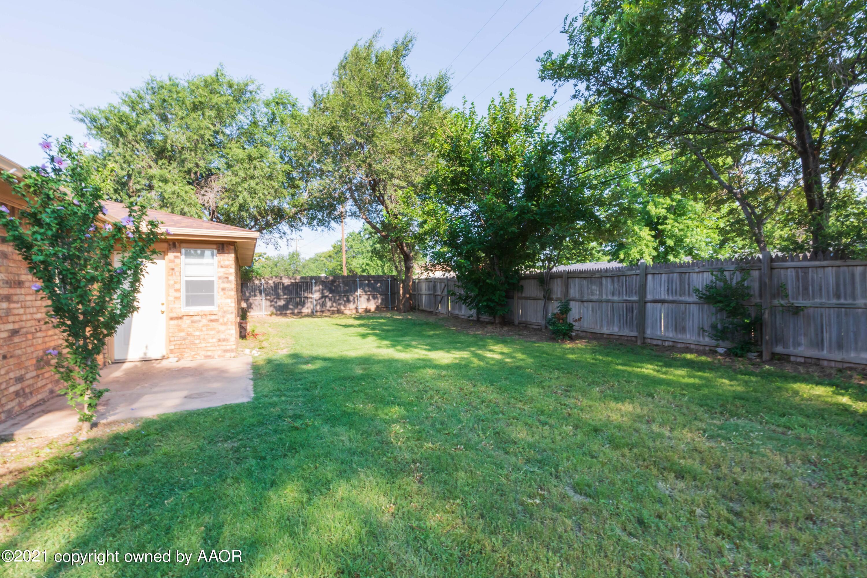 5018 Hillside Road Amarillo, TX 79109 - Photo 34 of 37 BACKYARD VIEW 1