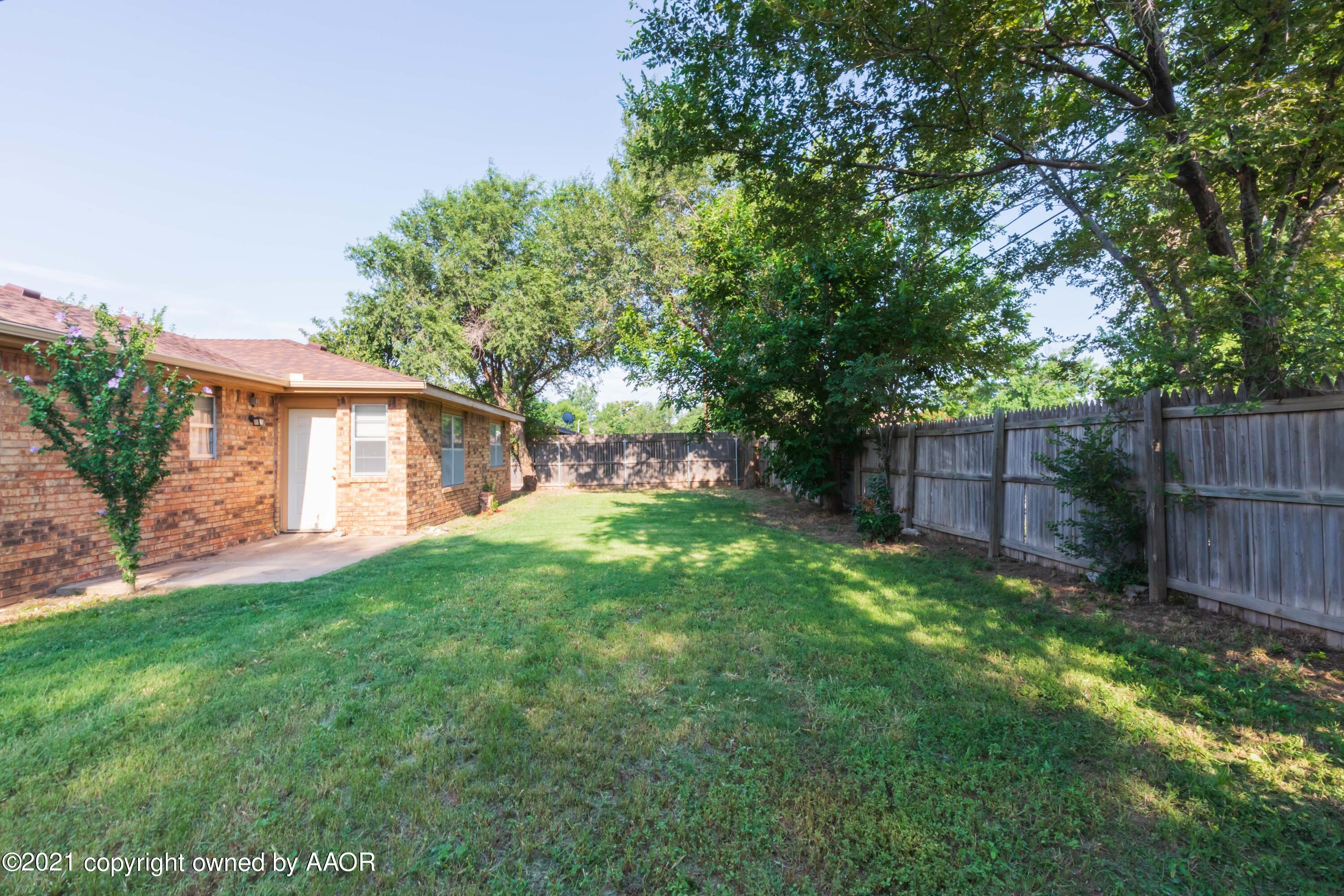 5018 Hillside Road Amarillo, TX 79109 - Photo 35 of 37 BACKYARD VIEW 2