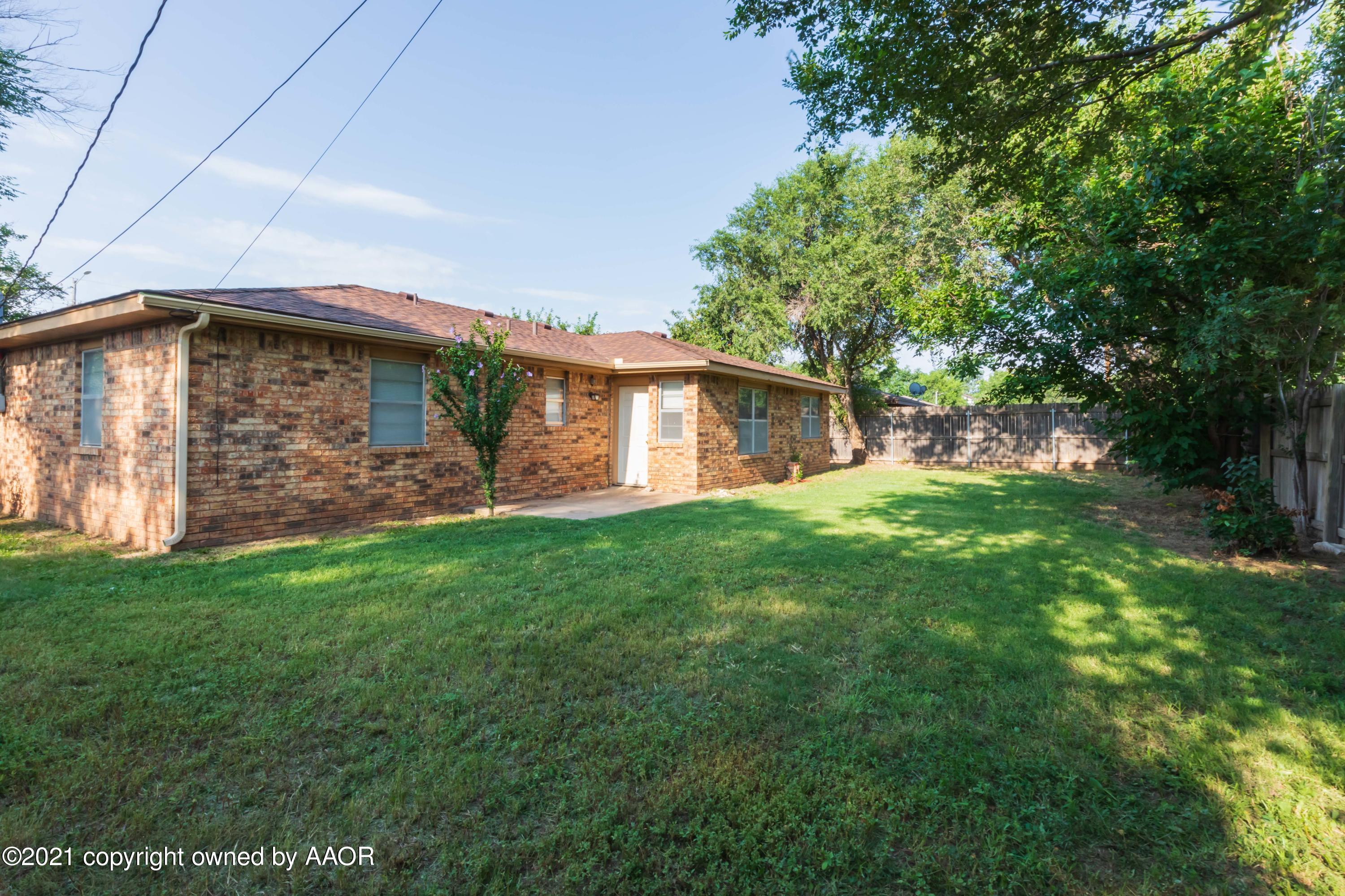 5018 Hillside Road Amarillo, TX 79109 - Photo 36 of 37 BACKYARD VIEW 3