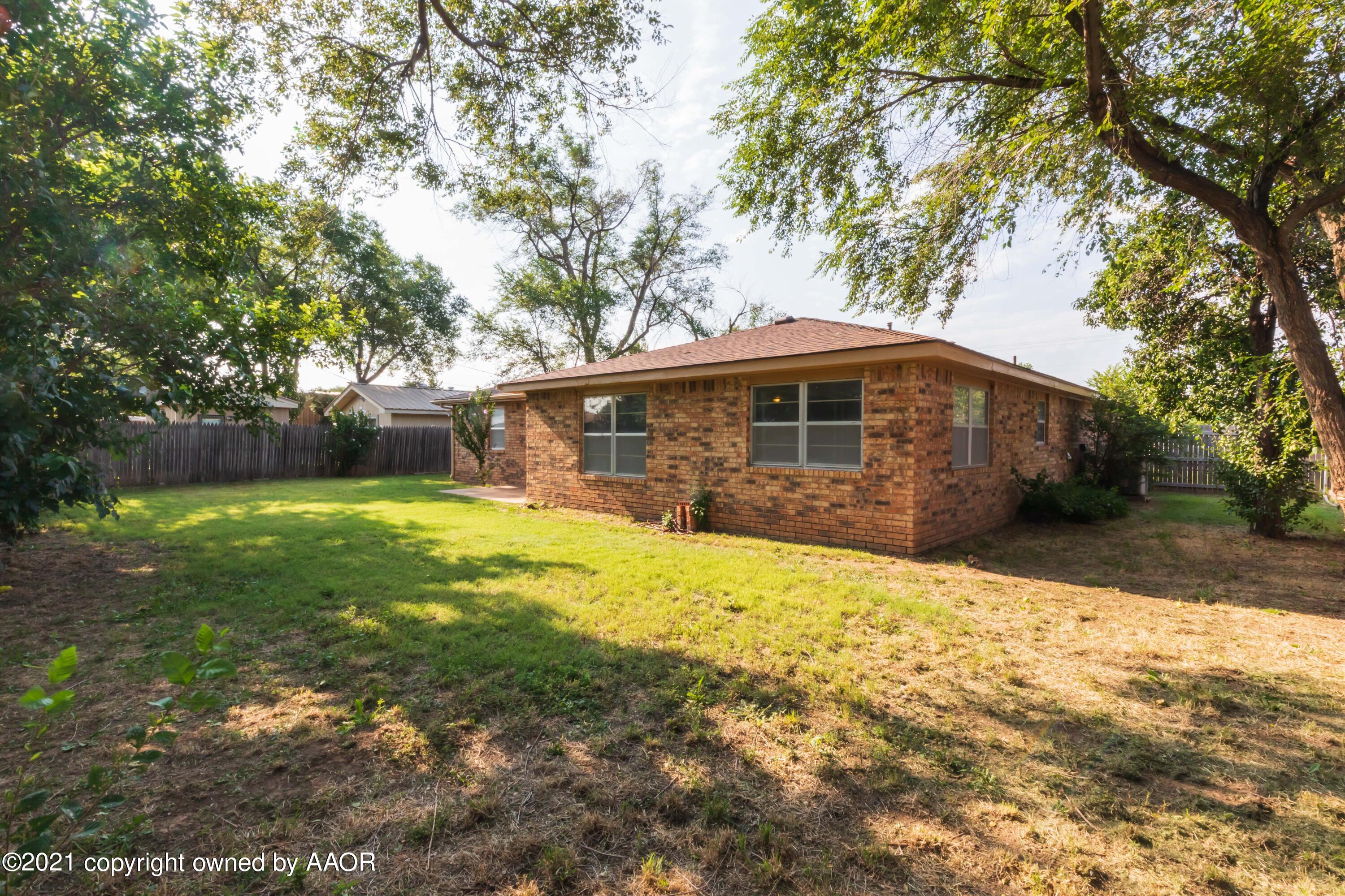 5018 Hillside Road Amarillo, TX 79109 - Photo 37 of 37 BACKYARD VIEW 4