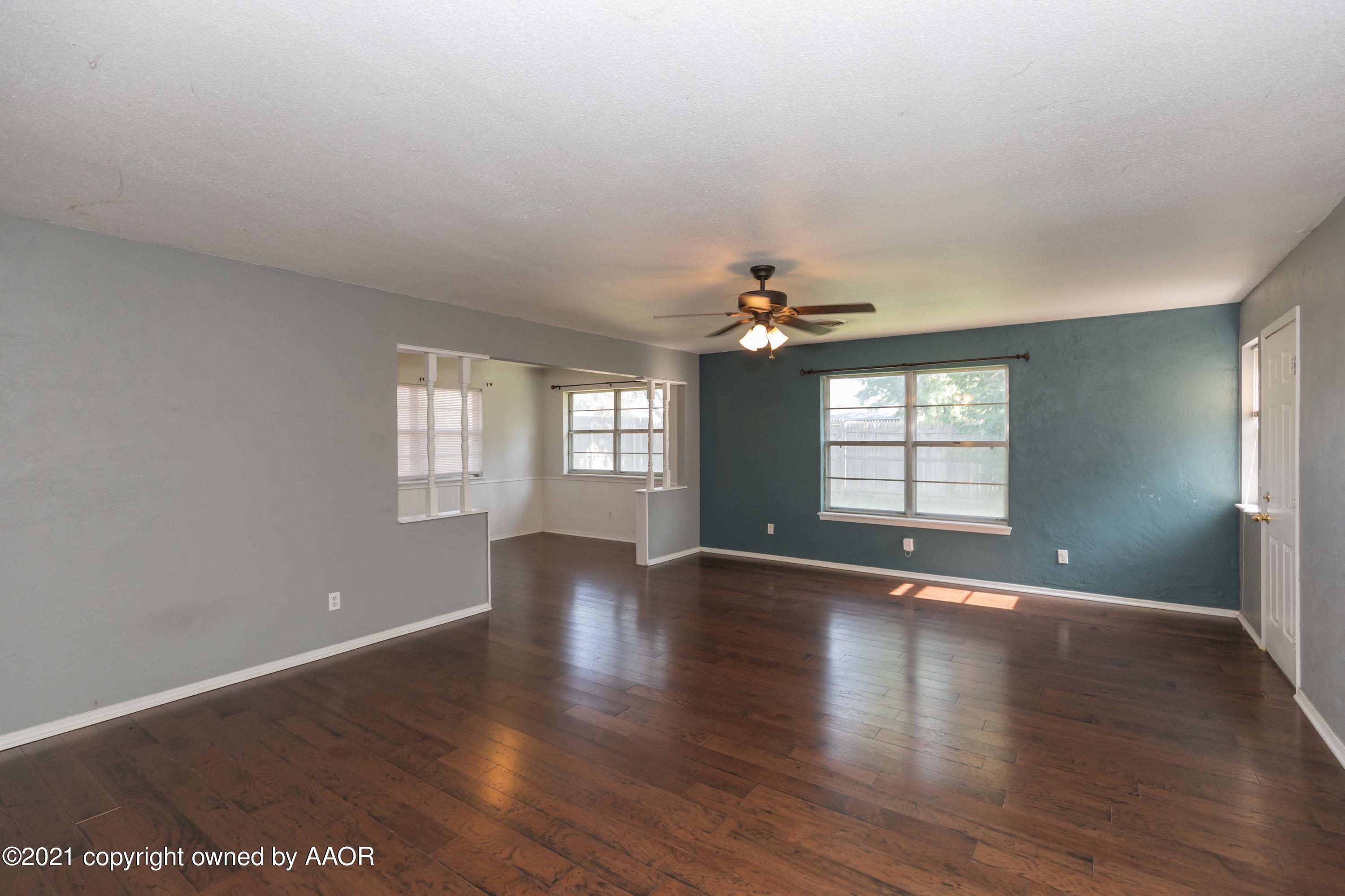 5018 Hillside Road Amarillo, TX 79109 - Photo 5 of 37 LIVING ROOM VIEW 1