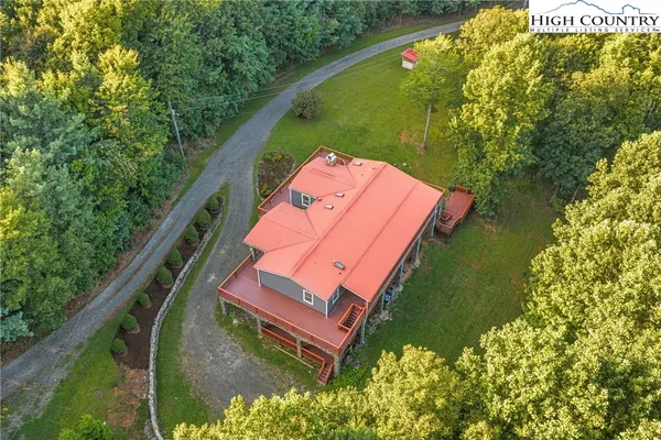 an aerial view of a tennis court