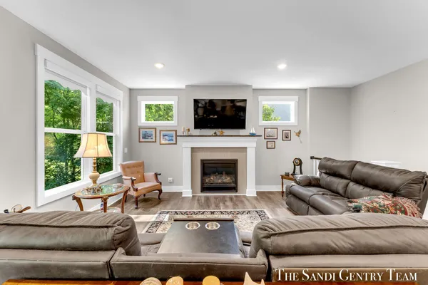 $659,900 | 17952 Spring Tree Court, Spring Lake, MI 49456