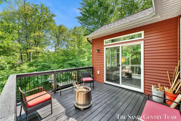 $659,900 | 17952 Spring Tree Court, Spring Lake, MI 49456