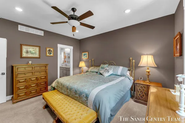 $659,900 | 17952 Spring Tree Court, Spring Lake, MI 49456