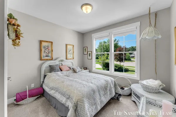 $659,900 | 17952 Spring Tree Court, Spring Lake, MI 49456