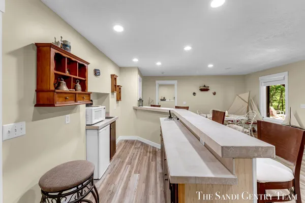 $659,900 | 17952 Spring Tree Court, Spring Lake, MI 49456