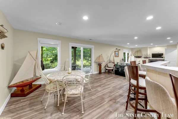 $659,900 | 17952 Spring Tree Court, Spring Lake, MI 49456