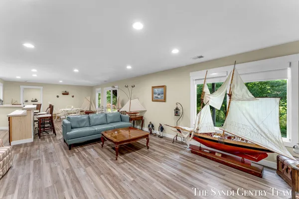 $659,900 | 17952 Spring Tree Court, Spring Lake, MI 49456