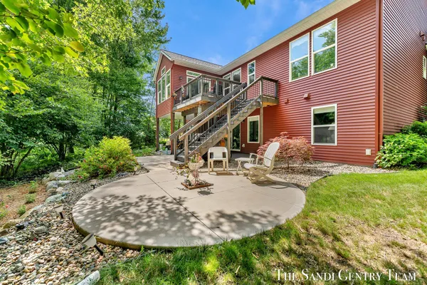 $659,900 | 17952 Spring Tree Court, Spring Lake, MI 49456