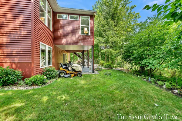 $659,900 | 17952 Spring Tree Court, Spring Lake, MI 49456