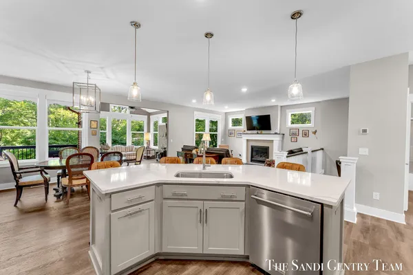 $659,900 | 17952 Spring Tree Court, Spring Lake, MI 49456