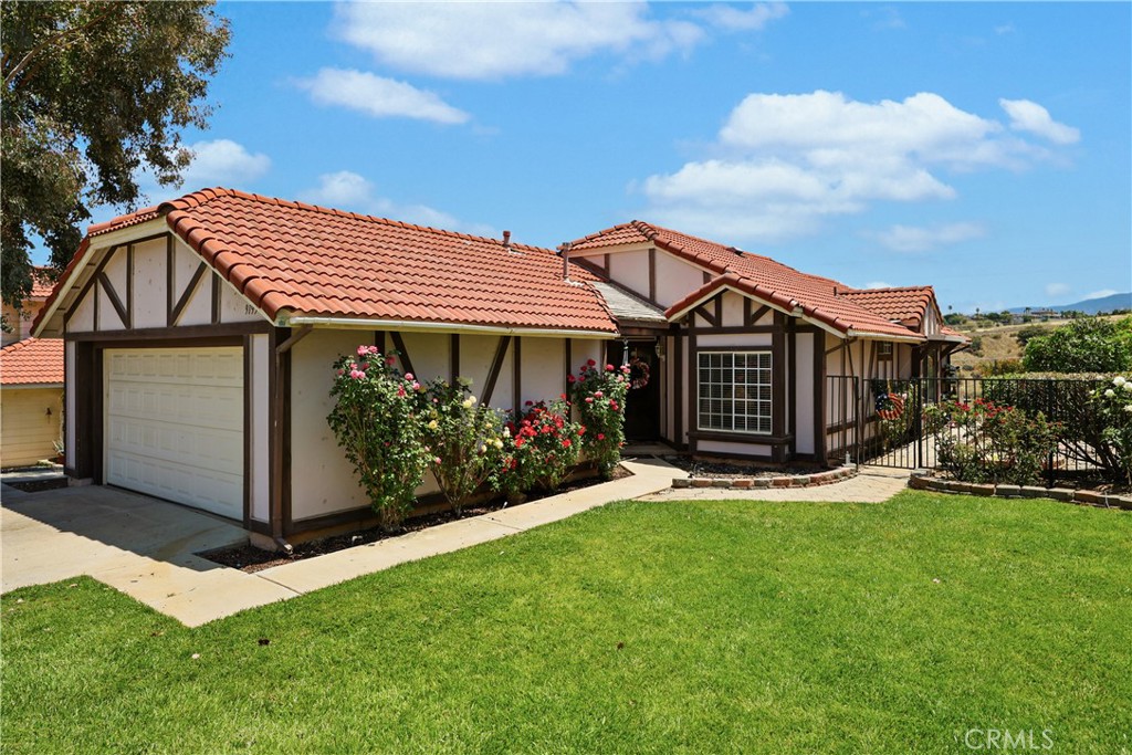 9195 Stone Canyon Road Corona, CA 92883 - Photo 2 of 31